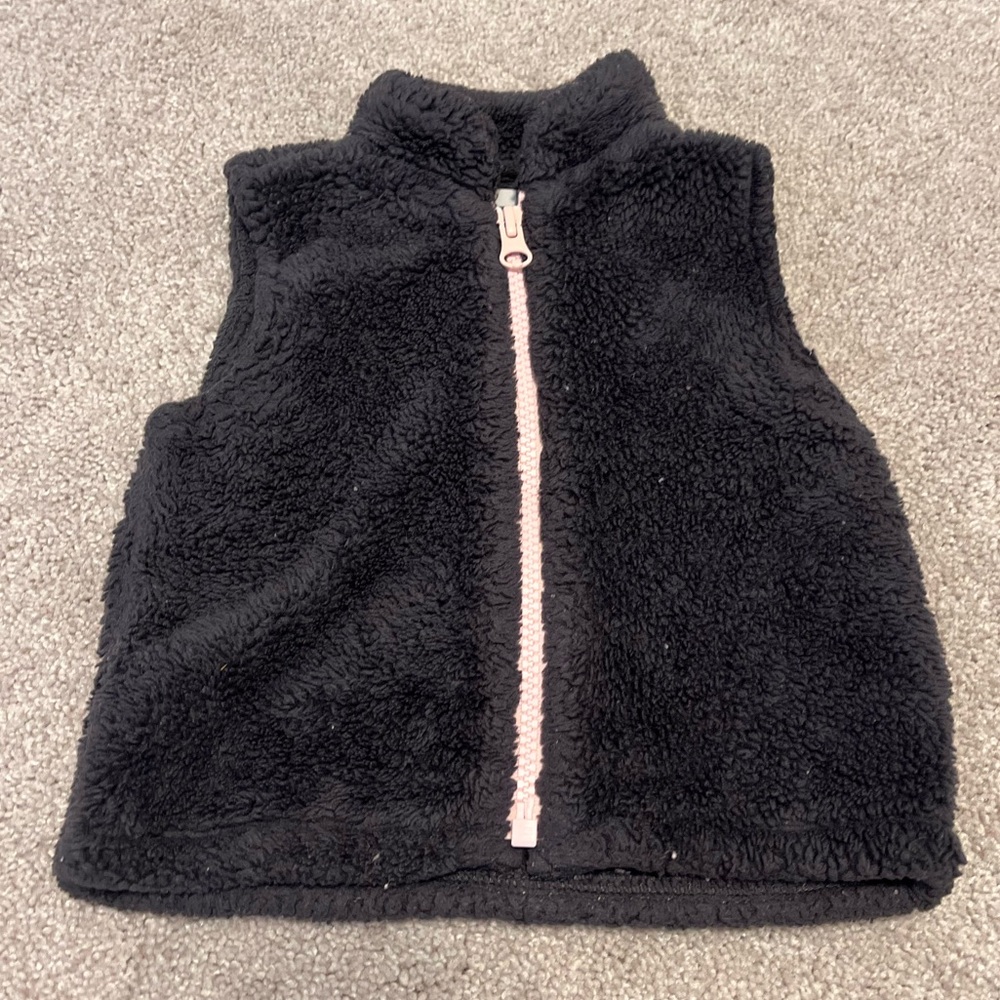 ⭐️ 5/$25 ⭐️ Old Navy Fleece Zip Up Vest 6-12M